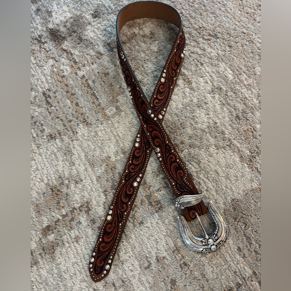 Tony Lama rhinestone bling  Western cowboy belt like new. Size 42 . TAN BROWN